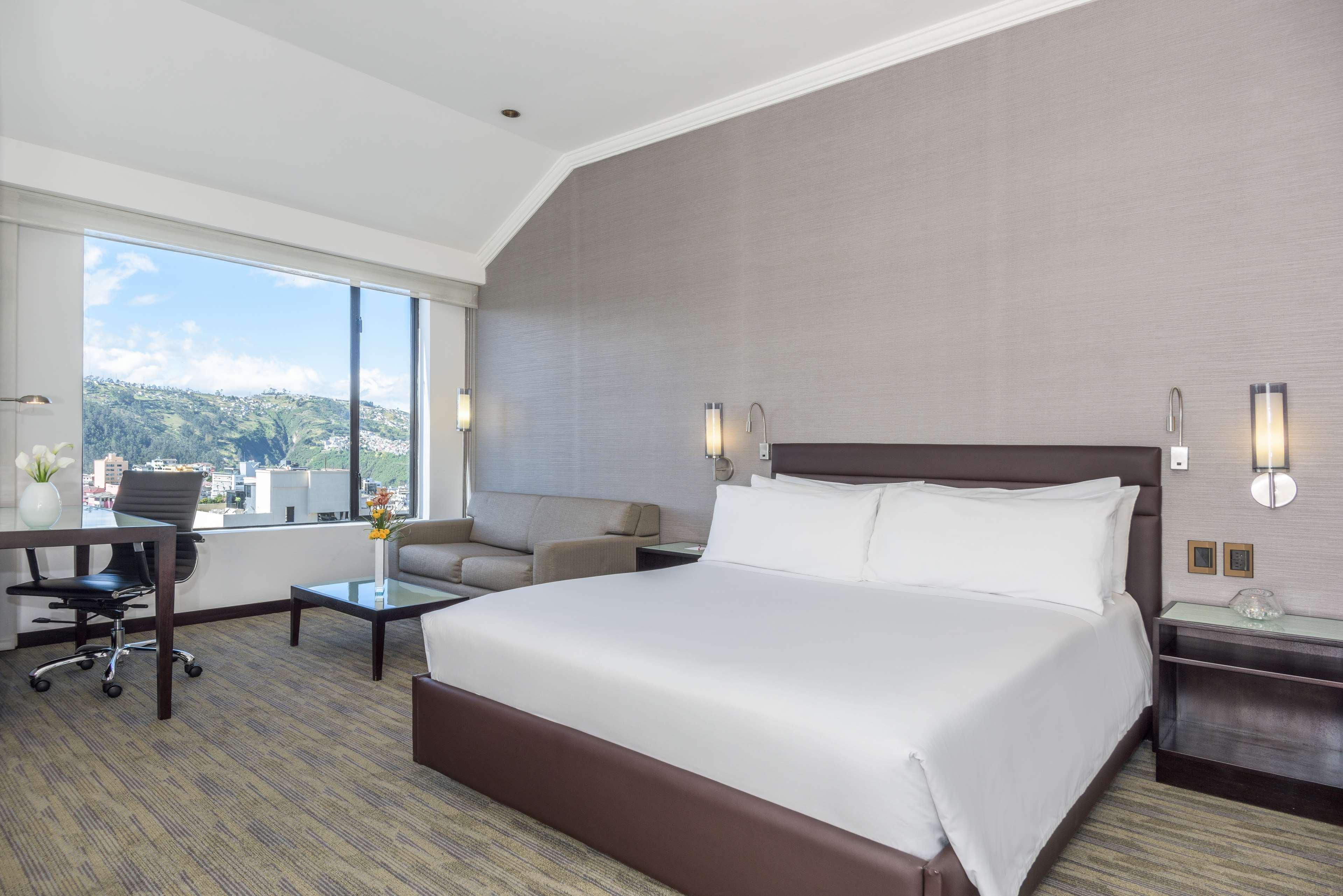 Отель Nh Collection Quito Royal Экстерьер фото