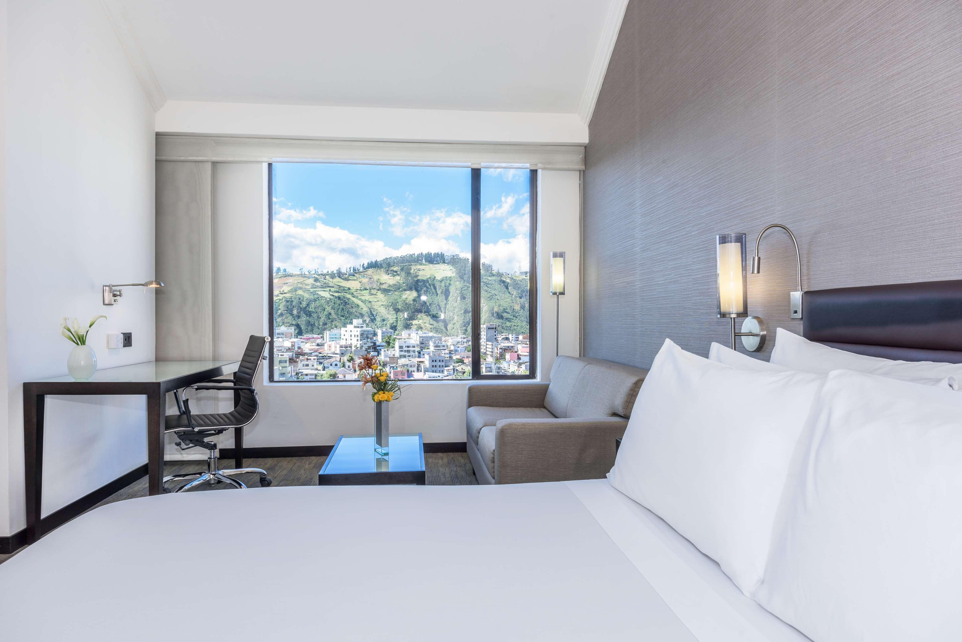 Отель Nh Collection Quito Royal Экстерьер фото