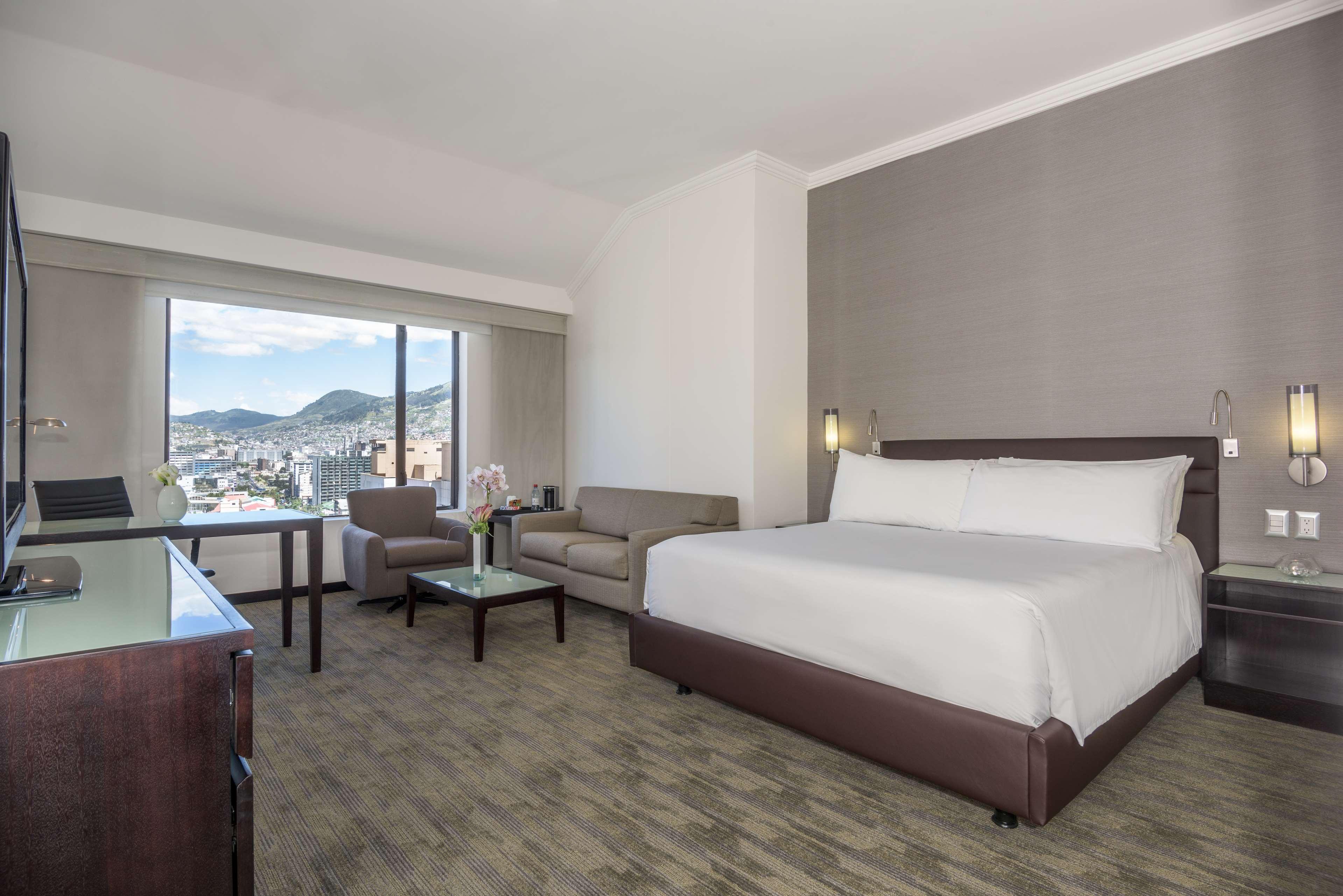 Отель Nh Collection Quito Royal Экстерьер фото