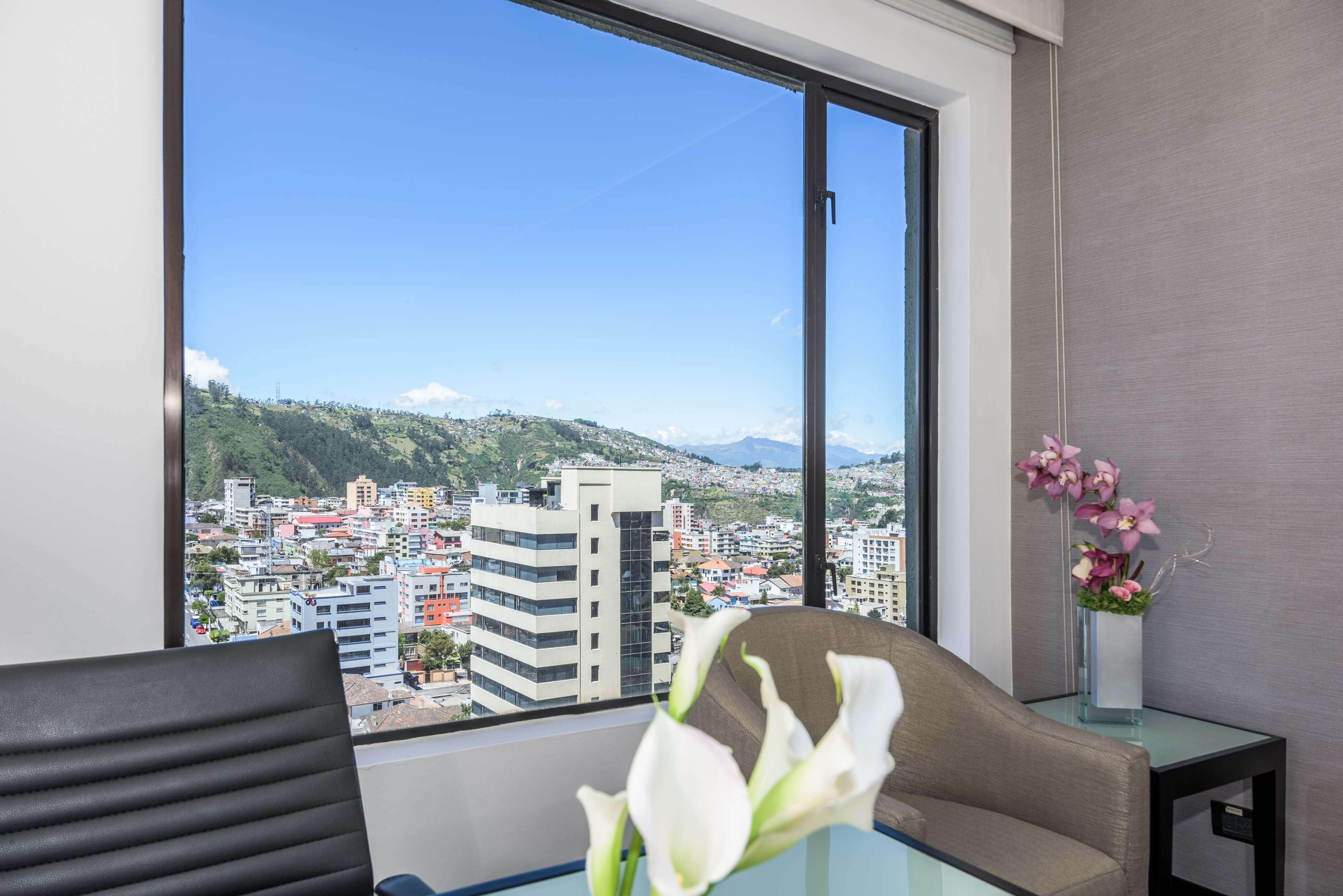 Отель Nh Collection Quito Royal Экстерьер фото