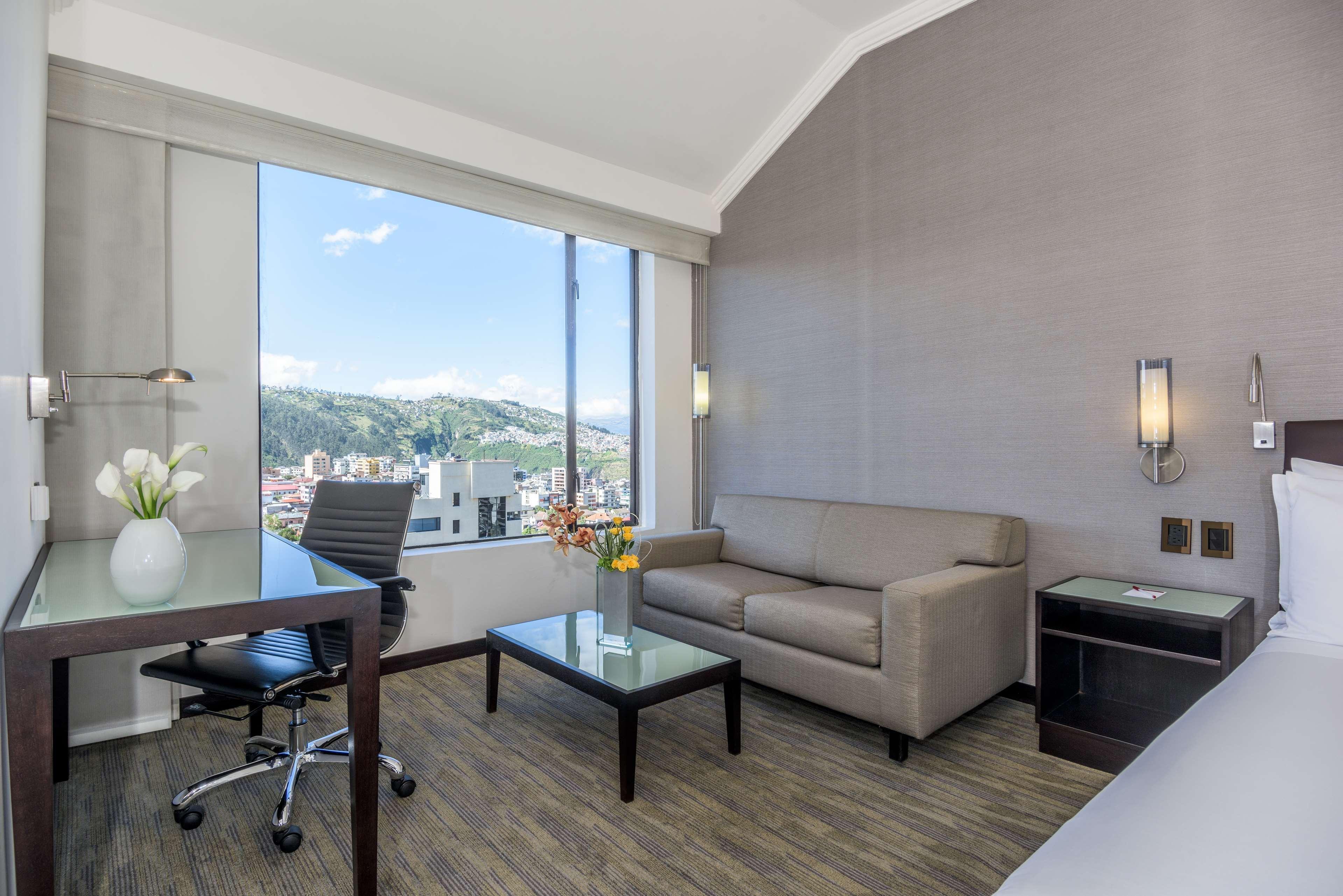 Отель Nh Collection Quito Royal Экстерьер фото