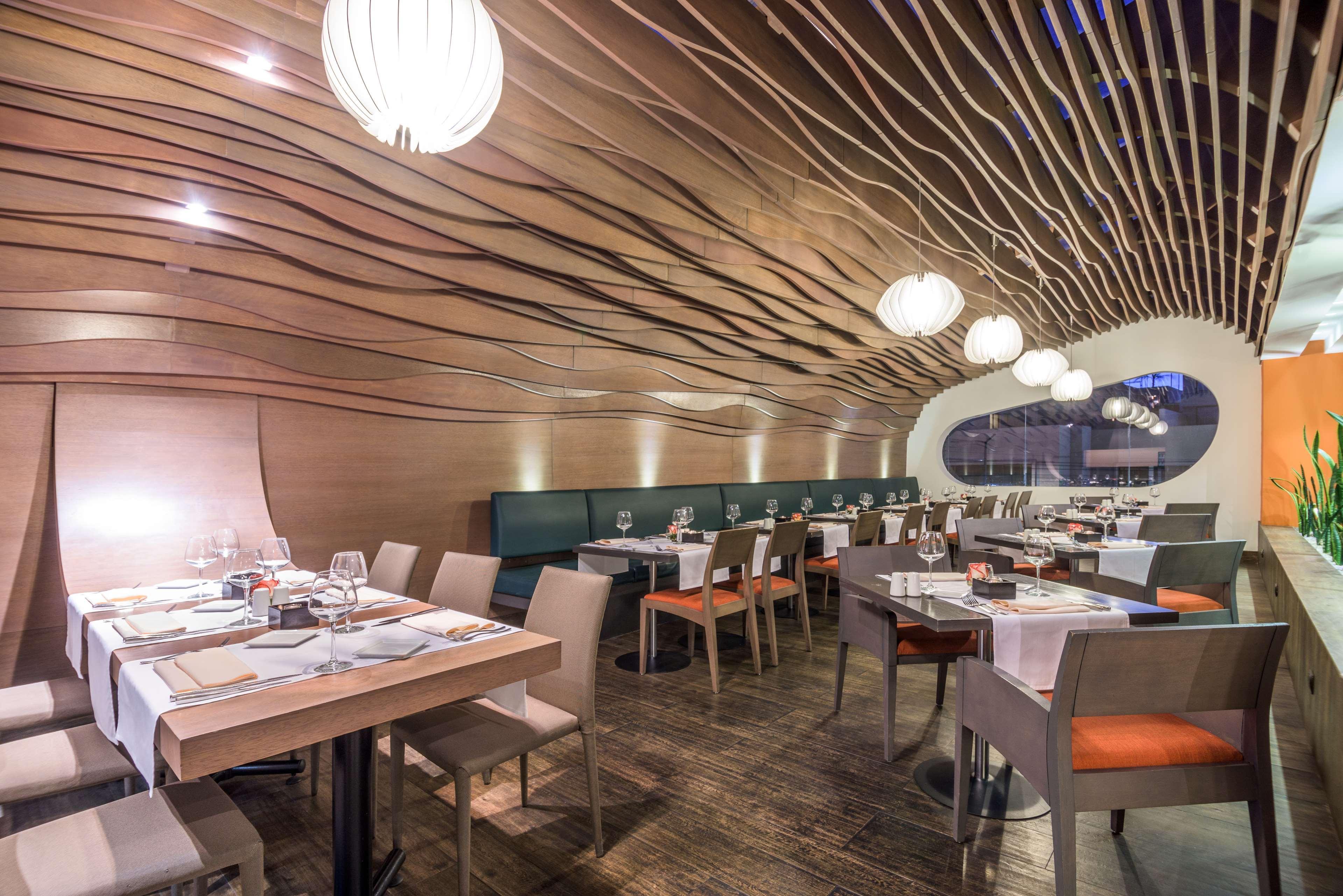 Отель Nh Collection Quito Royal Экстерьер фото