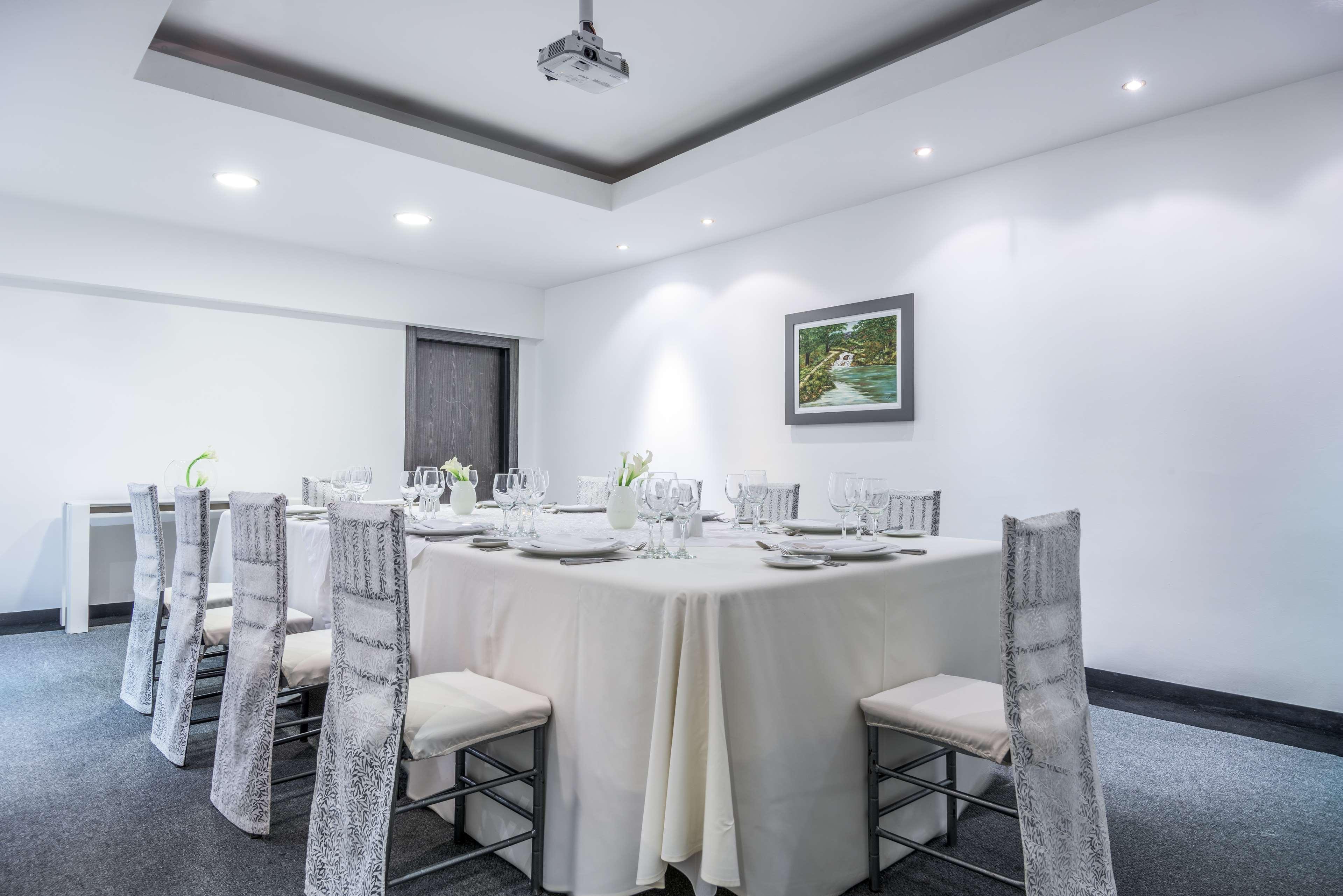 Отель Nh Collection Quito Royal Экстерьер фото