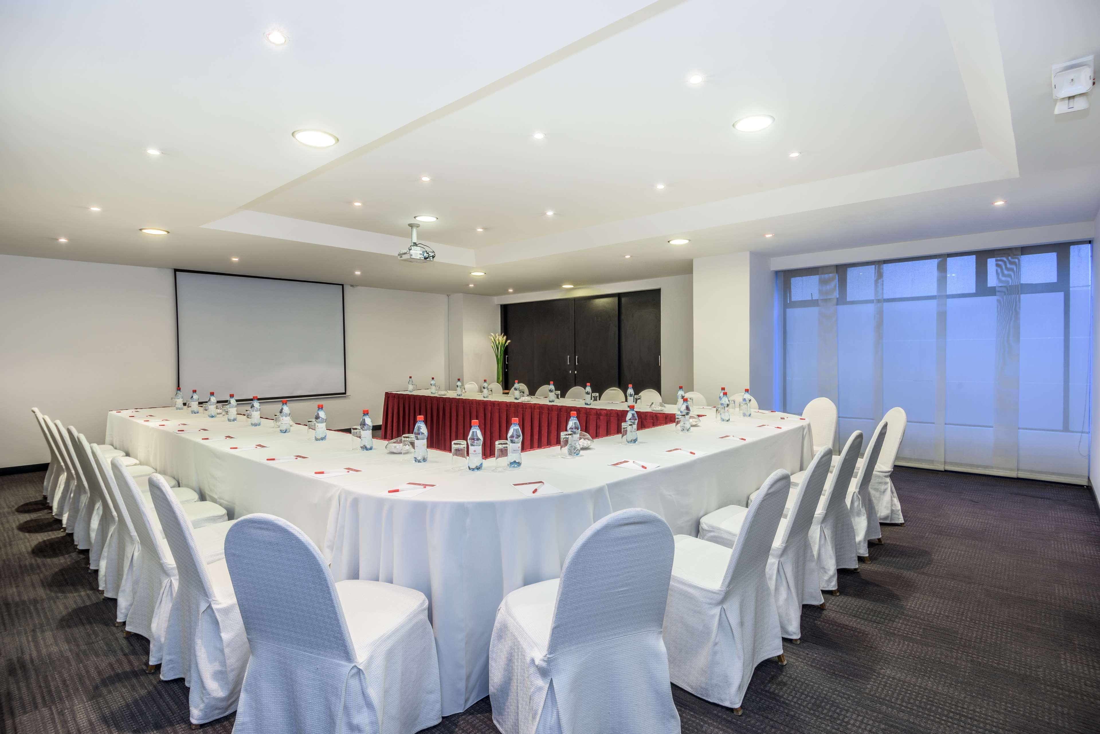Отель Nh Collection Quito Royal Экстерьер фото