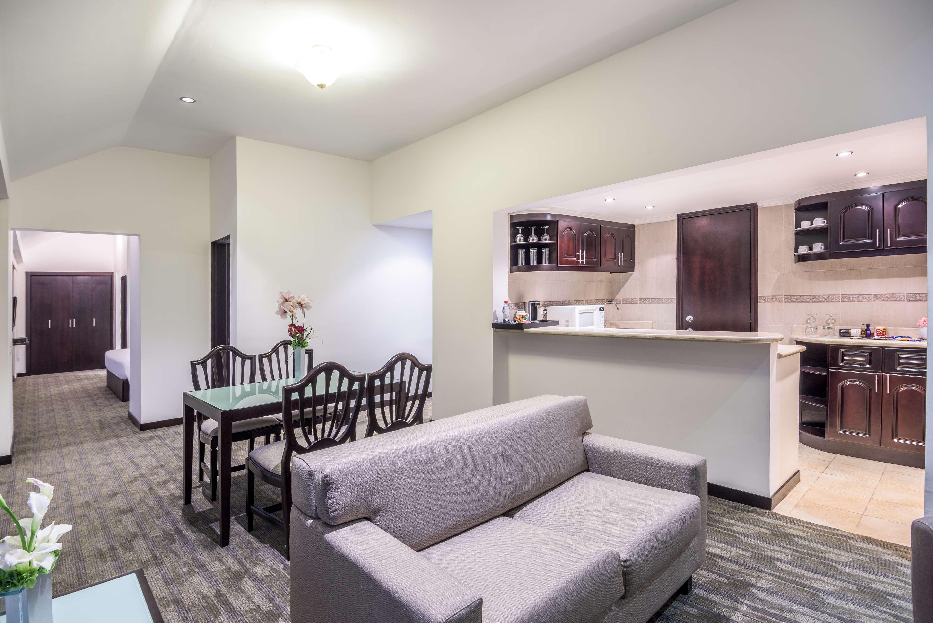 Отель Nh Collection Quito Royal Экстерьер фото