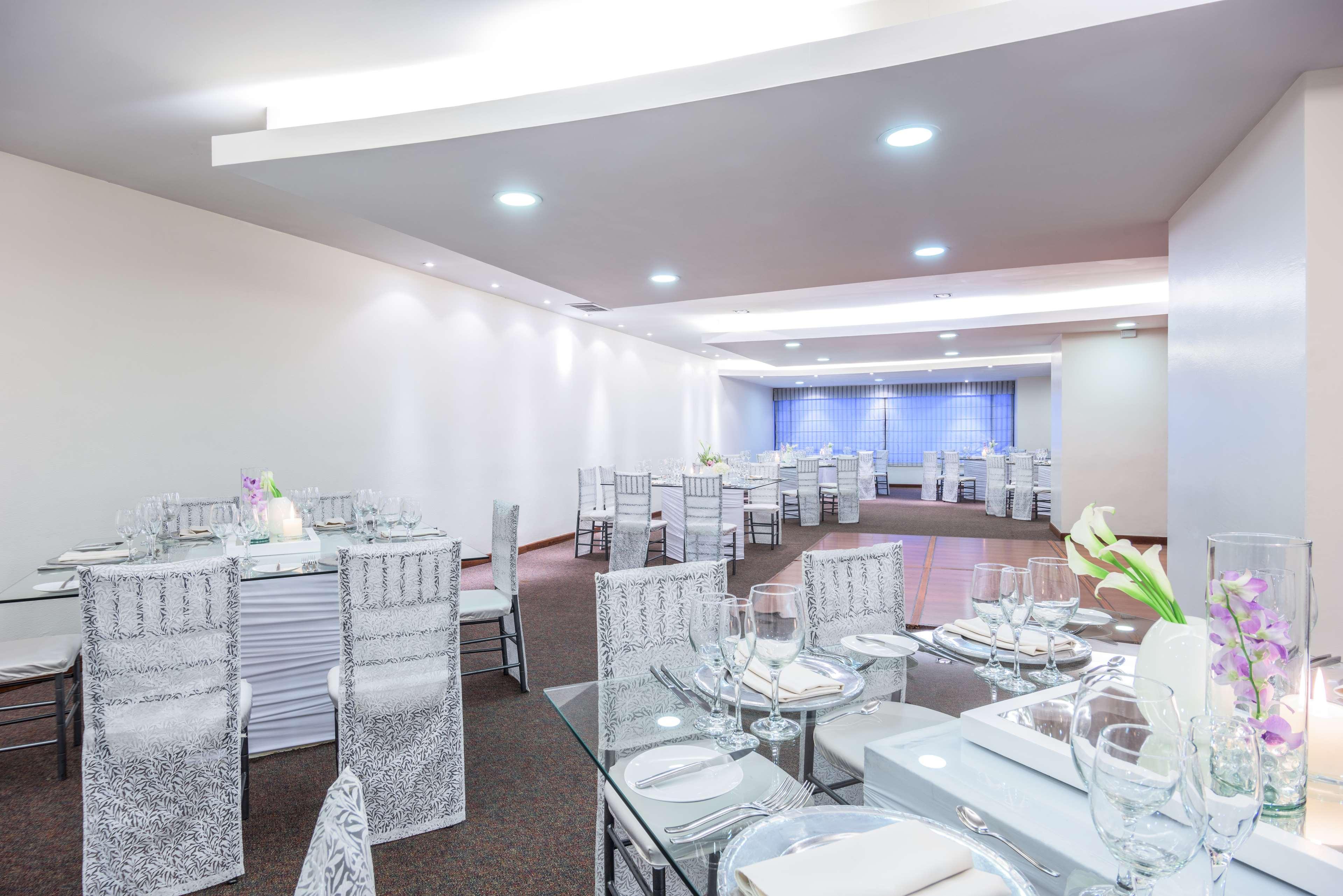 Отель Nh Collection Quito Royal Экстерьер фото