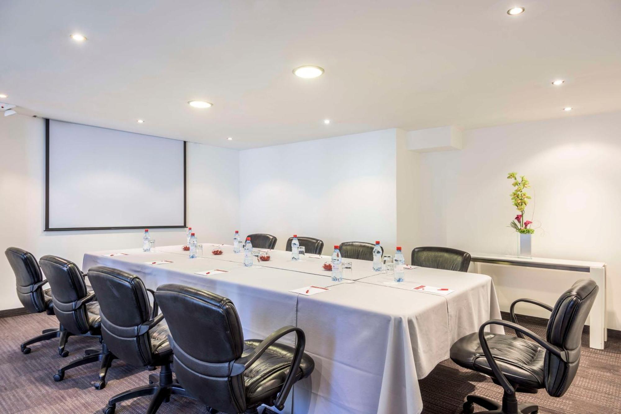 Отель Nh Collection Quito Royal Экстерьер фото