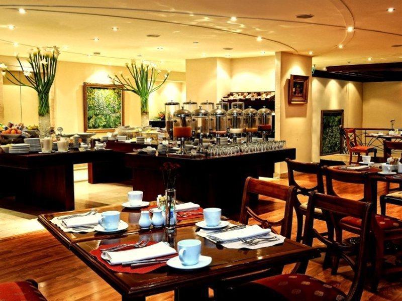 Отель Nh Collection Quito Royal Экстерьер фото