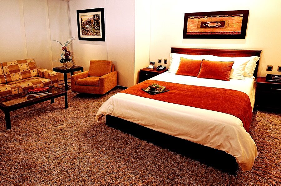 Отель Nh Collection Quito Royal Экстерьер фото