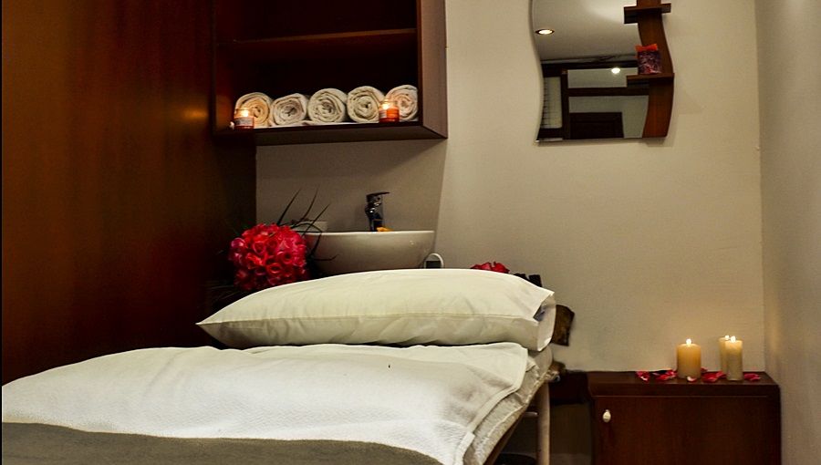 Отель Nh Collection Quito Royal Экстерьер фото